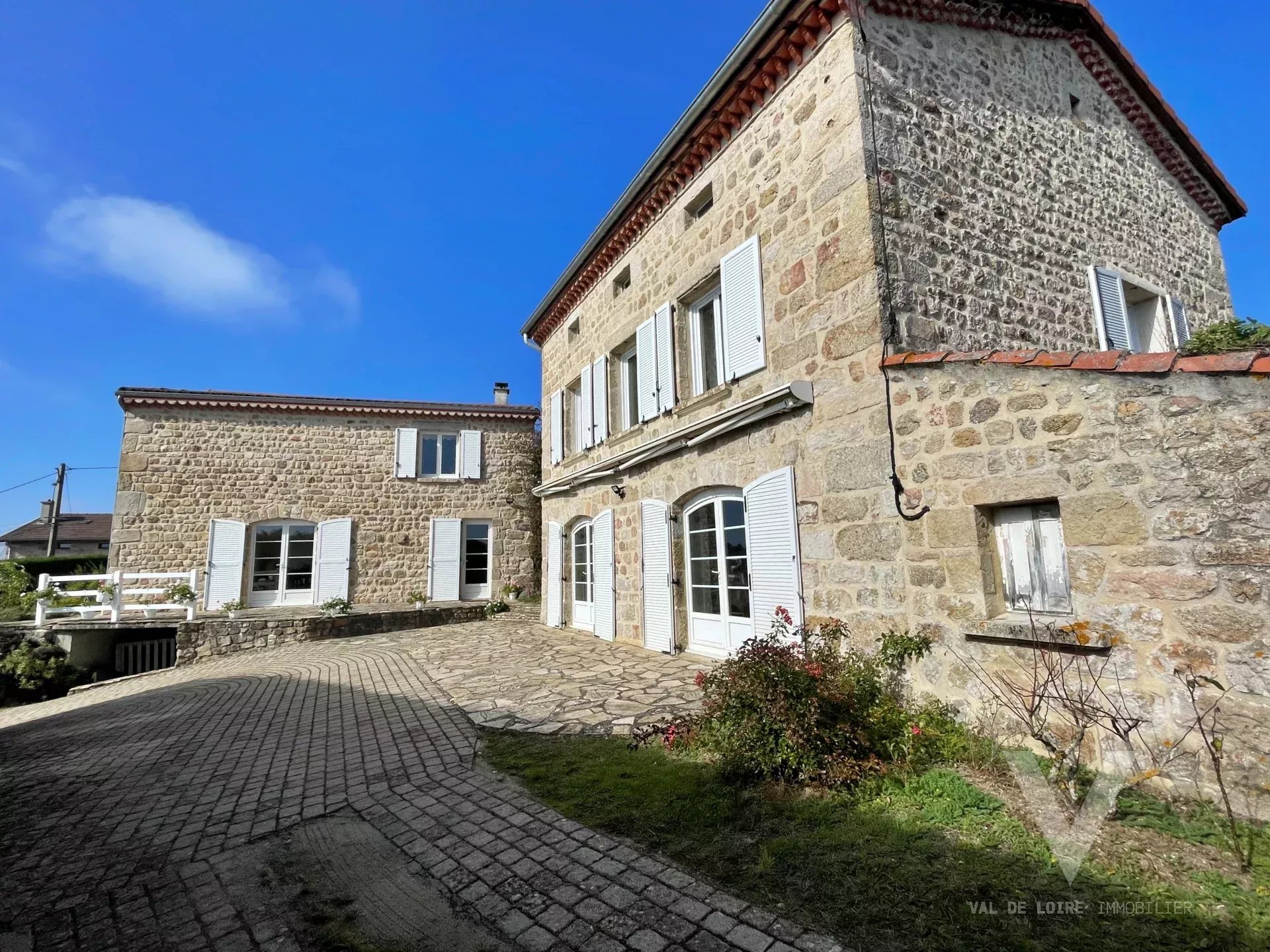 LES VILLETTES / 2 MAISONS EN PIERRES 197 m ² / TERRAIN 810 m ²