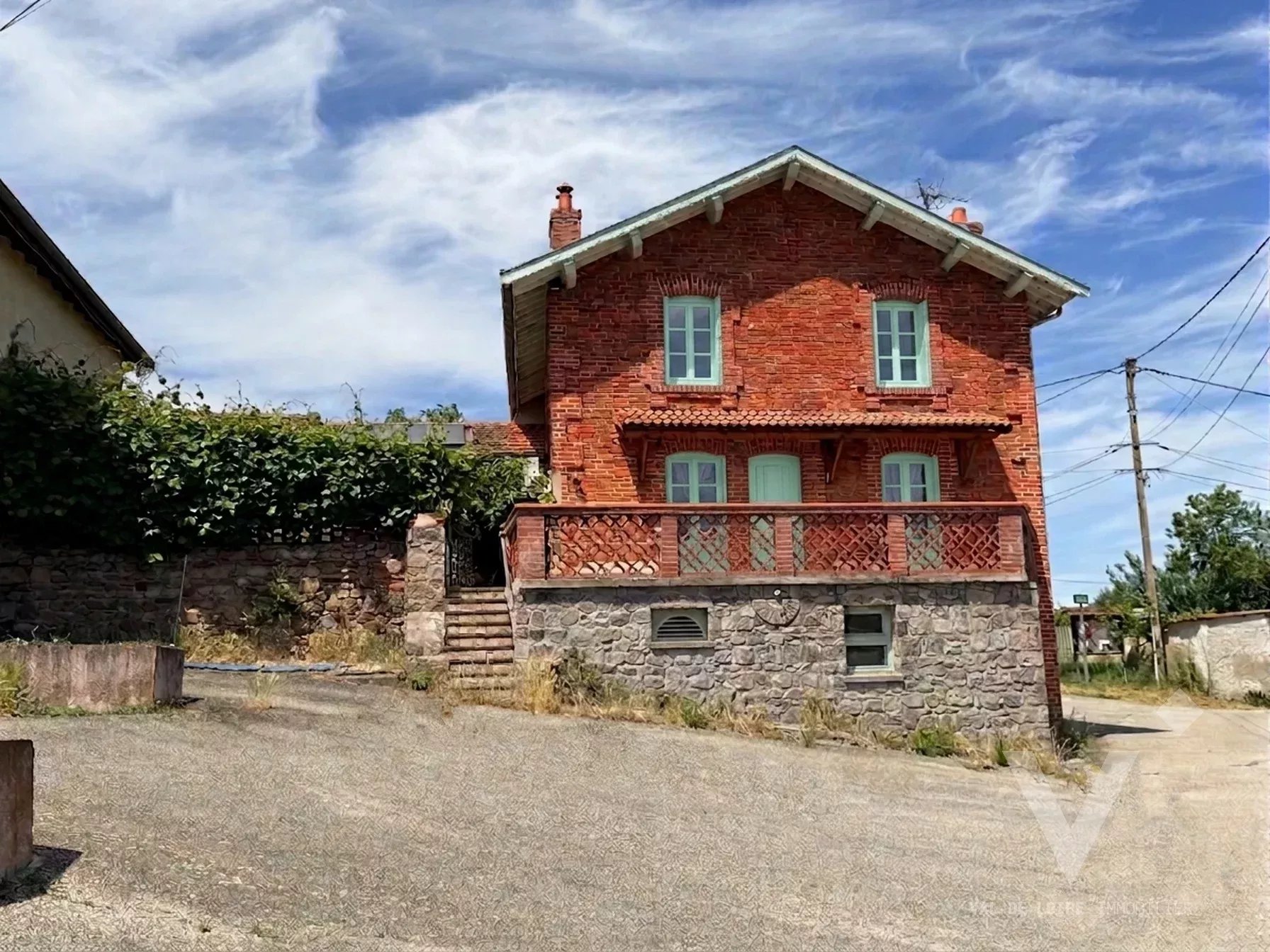 BAS EN BASSET / Maison 140m2 + Terrasses et Hangar / Terrain 540 m2
