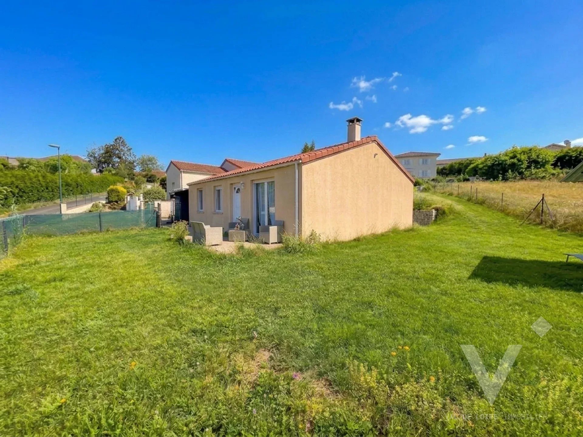SAINTE-SIGOLÈNE / PLAIN-PIED 78M² / TERRAIN 659m²