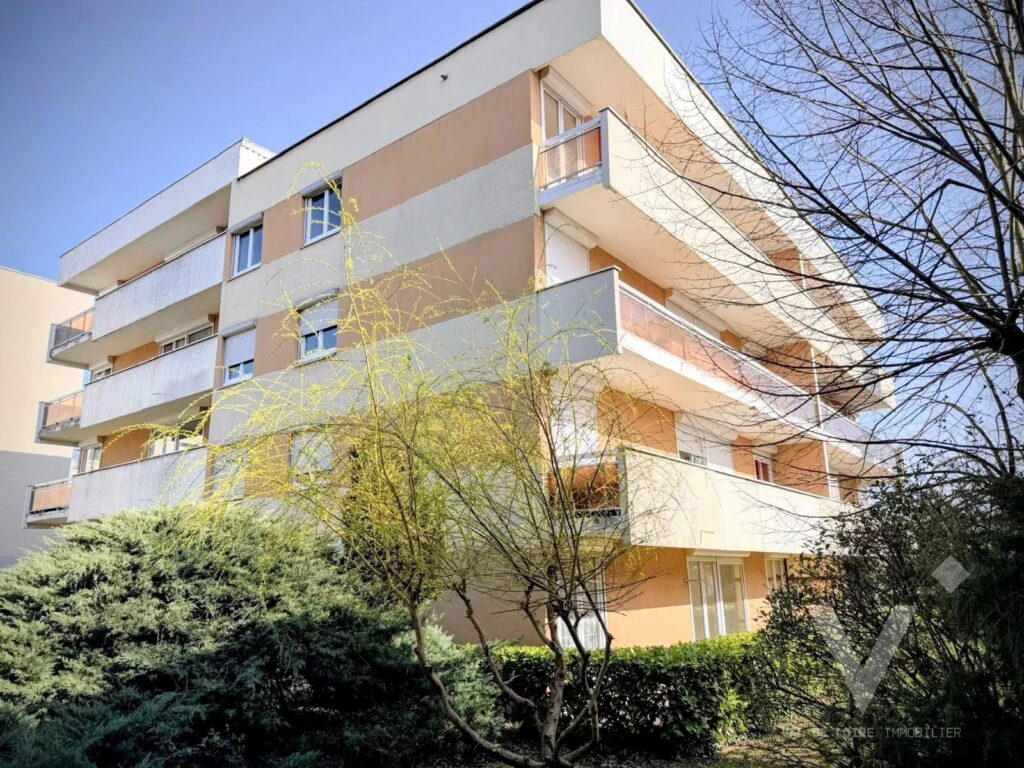 Appartement 4 pièces 85 m² · à Feurs · 84,6 m² · 159 000 €