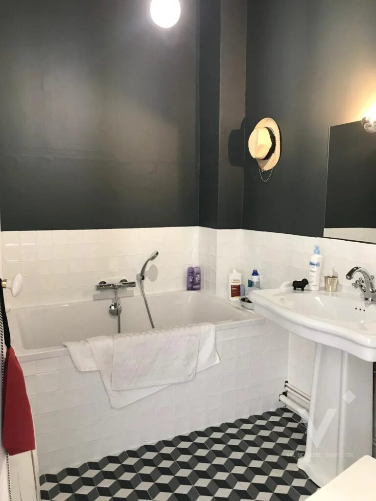 Appartement 3 pièces 100 m² · à Saint-Étienne · 100 m² · 140 000 €