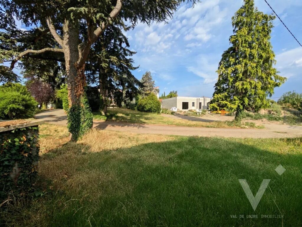Terrain 800 m² · à Saint-Just-Saint-Rambert · 800 m² · 129 000 €