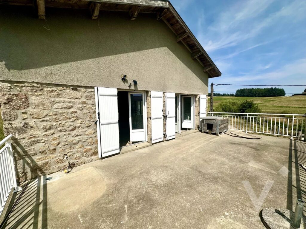 Maison 240 m² · à Montregard · 240 m² · 169 000 €