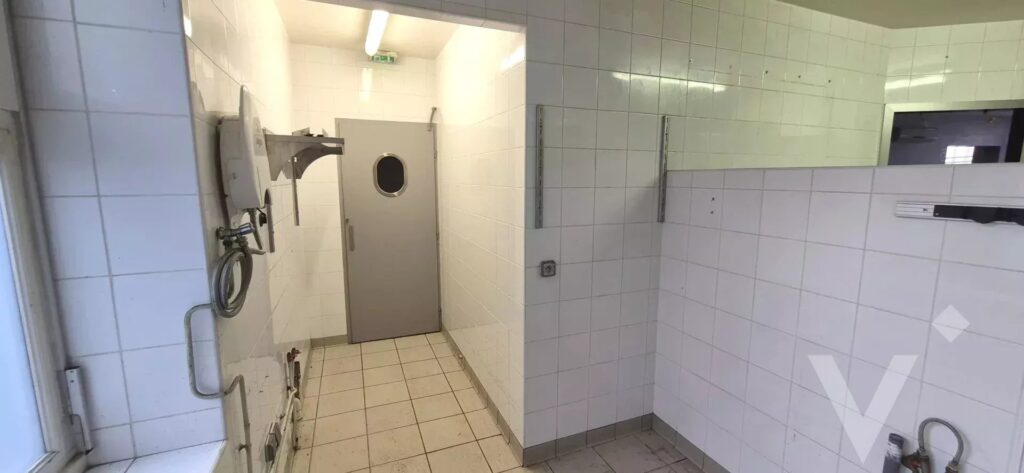 Local commercial 2 pièces 78 m² · à Saint-Étienne · 78 m² · 71 000 €